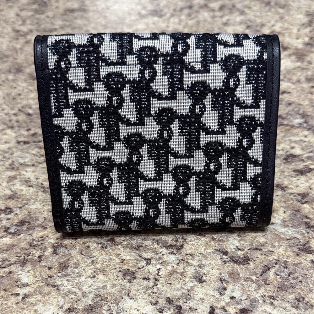 New Designer-Inspired Monogram Wallet w/ Gold “D” Accent – Never Used! - Picture 7 of 11